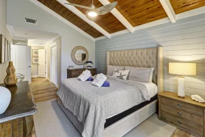 Luxurious Master Bedroom with King Bed in Hideaway - the perfect getaway in Hilton Head